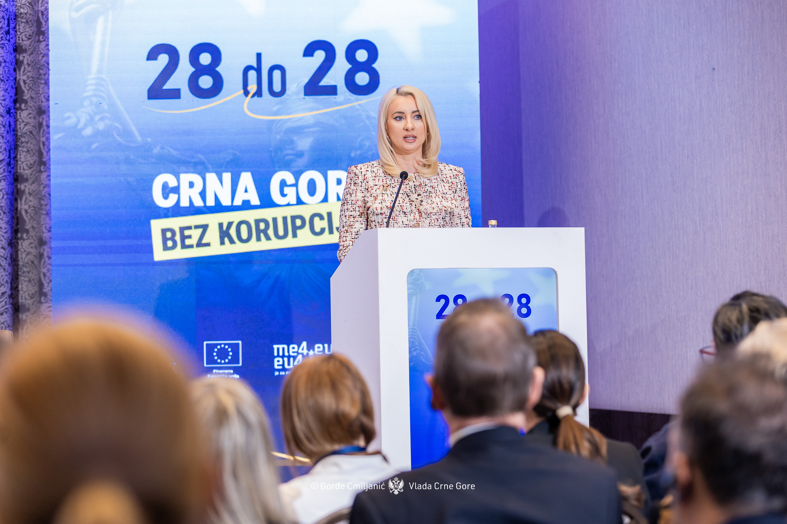 First carousel image 31